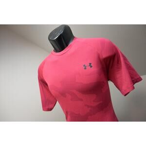 Under Armour Gym Shirt HeatGear Red Camo Athletic Short Sleeve Tee Mens Medium
